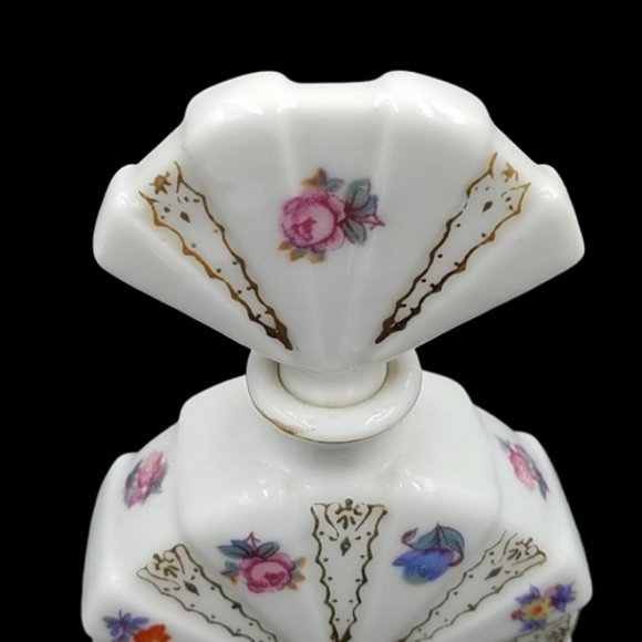 Vintage Pair Milk Glass Hand Painted Scent Bottles Japan - Picture 4 of 7